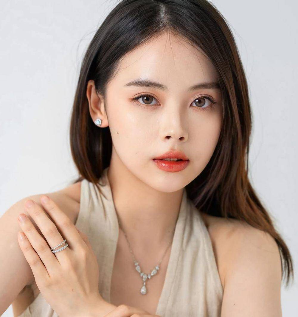 Verren Ornela (instagram.com/verren.ornela)