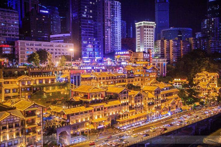 Chongqing Hongyadong Night (id.pinterest.com)