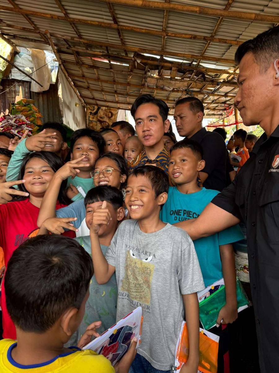 Wakil Presiden (Wapres) RI, Gibran Rakabuming blusukan ke permukiman warga di Kampung Tapos Ujung Wilayah RW 2, Depok dan Petojo Utara 1, Jakarta Pusat (Jakpus) pada Senin (7/4/2025) (dok. Setwapres)