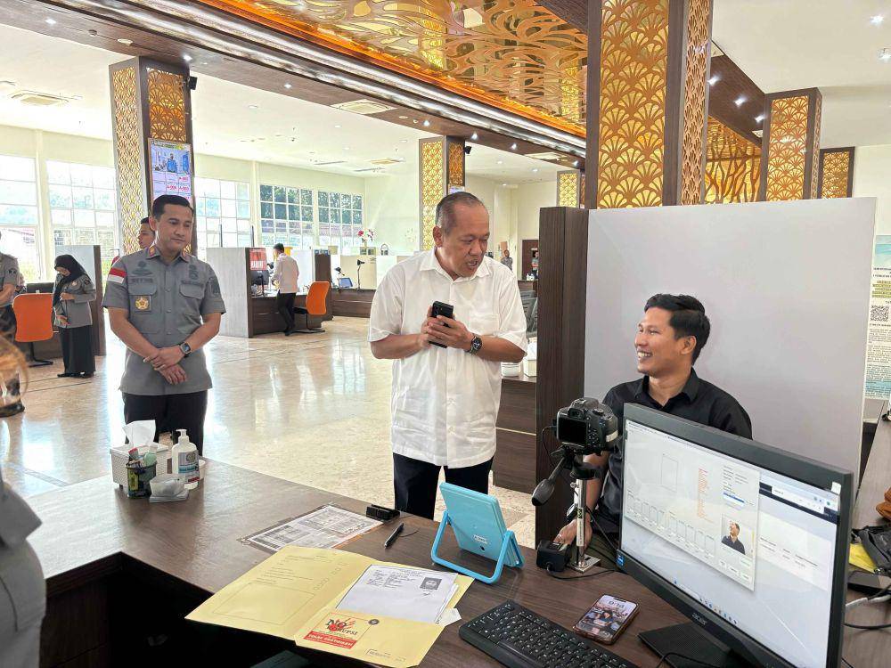 Kantor imigrasi di seluruh Indonesia melayani total 9.857 pemohon paspor pada hari kerja pertama pasca libur Idul Fitri 1446 H dimulai pada Selasa, (8/4/2025). (dok. Humas Ditjen Imigrasi)