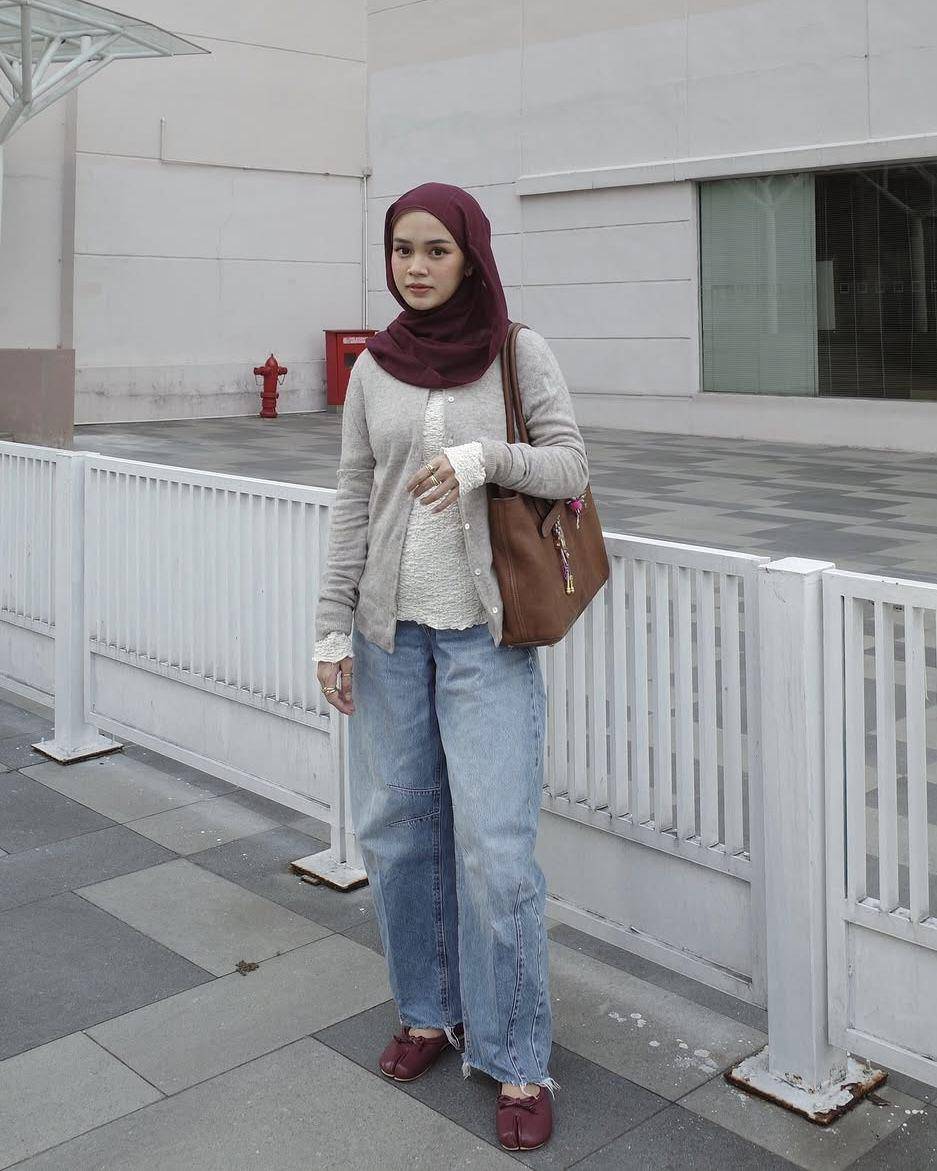 potret ide OOTD kasual hijab ala Yure Zalina (instagram.com/yurezalina)