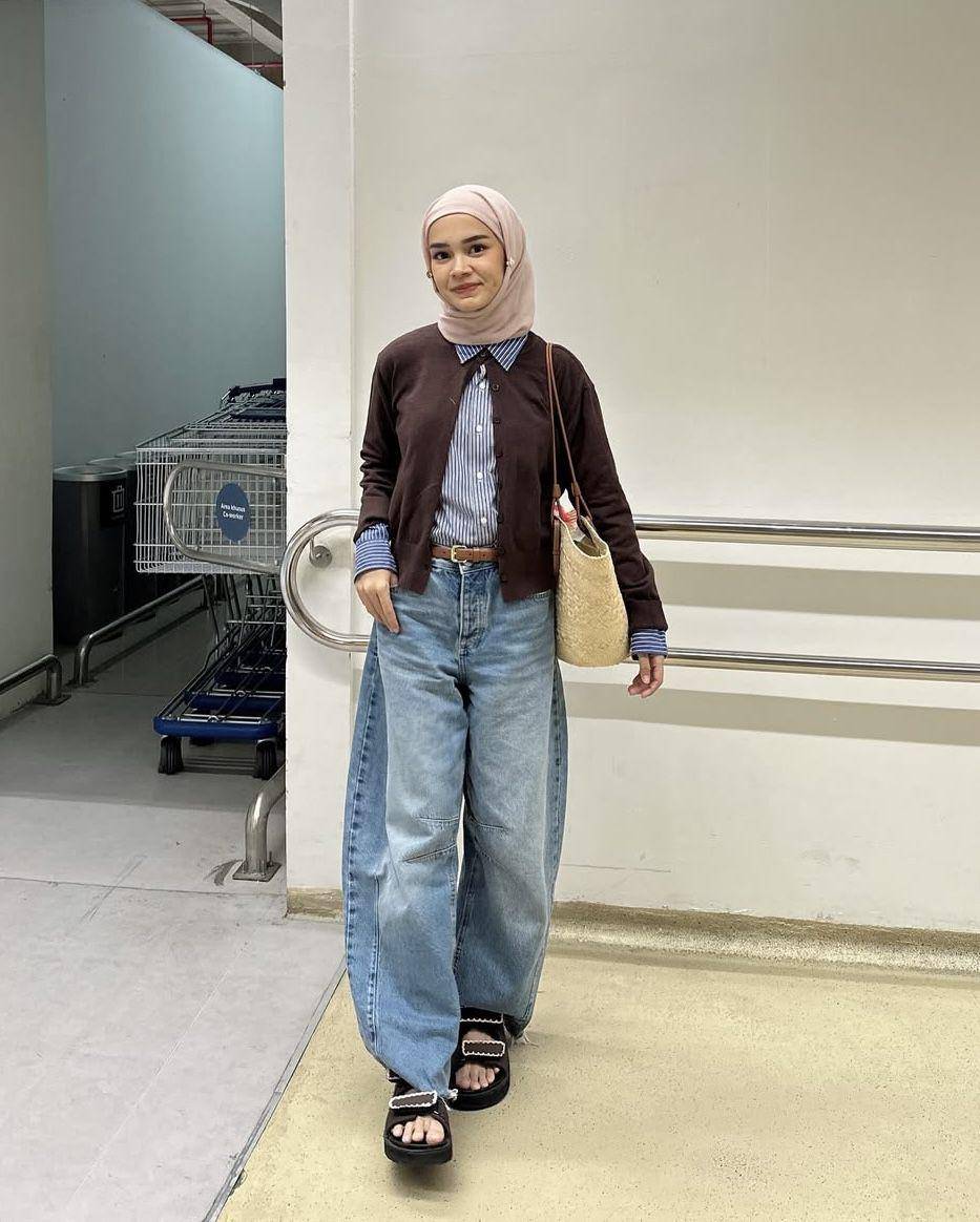 potret ide OOTD kasual hijab ala Yure Zalina (instagram.com/yurezalina)
