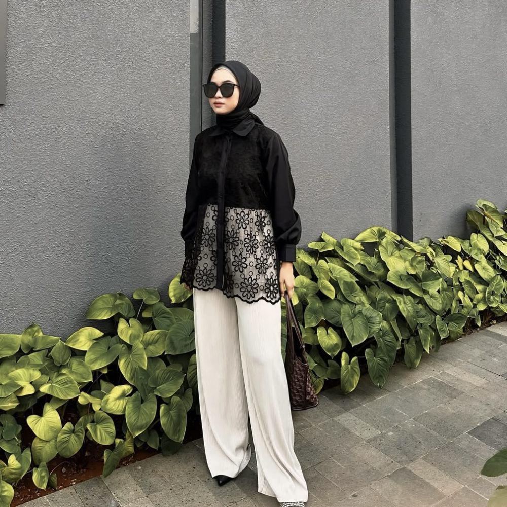 potret ide OOTD dari blouse hingga dress aksen floral ala Puan Khusyala (instagram.com/khusyala)