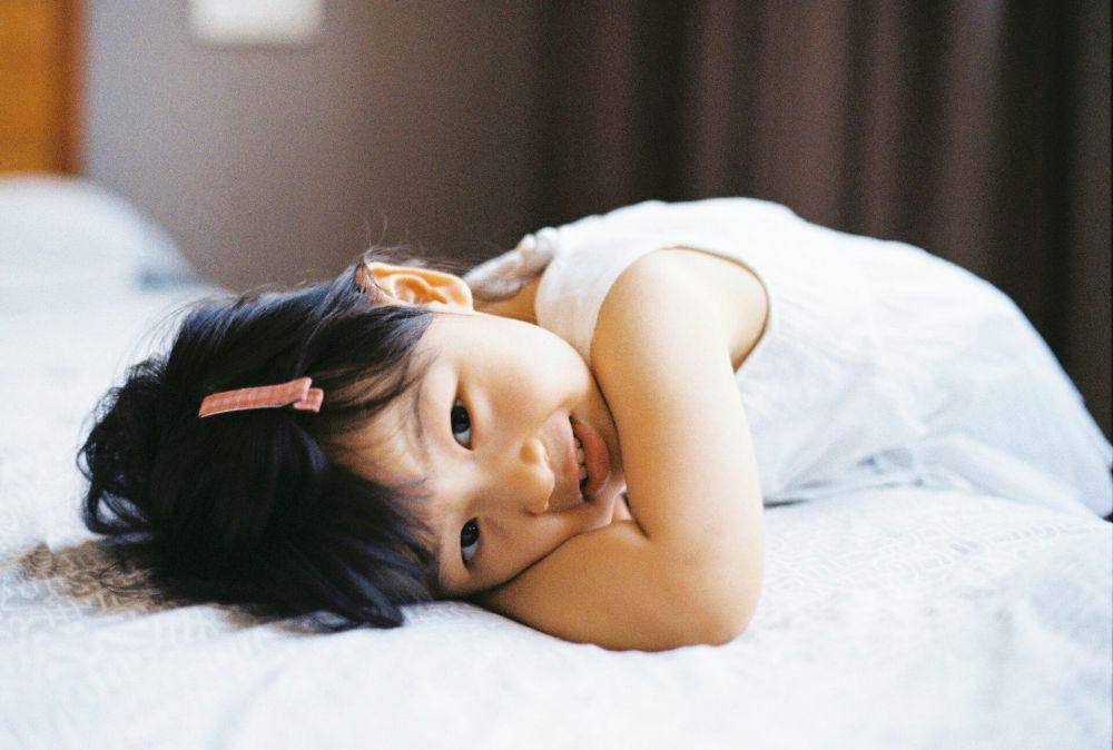 ilustrasi anak sakit (unsplash.com/zhenzhong liu)