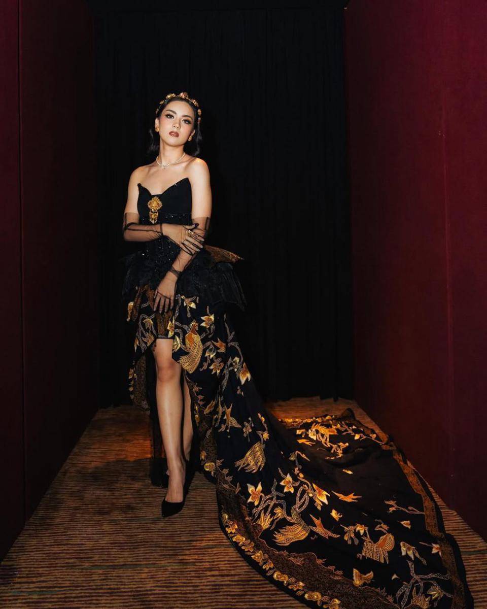 ide outfit dengan dress ala Ersya Aurelia (instagram.com/ersyaurel)
