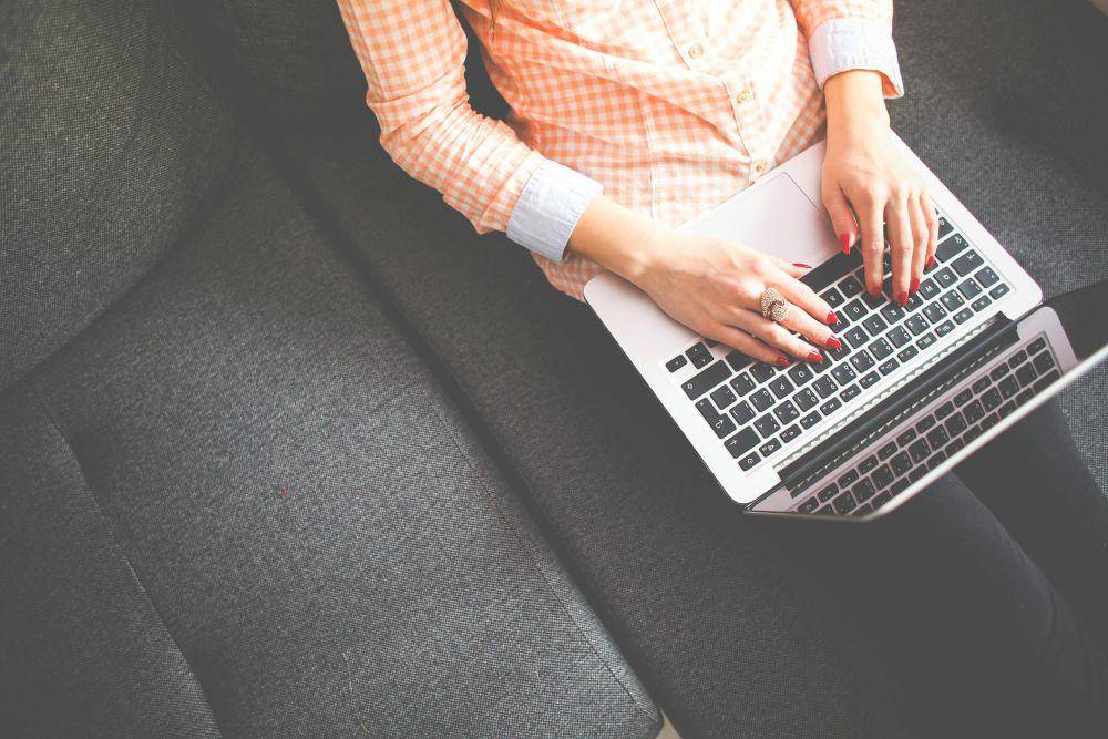 ilustrasi laptop (pexels.com/Pixabay)