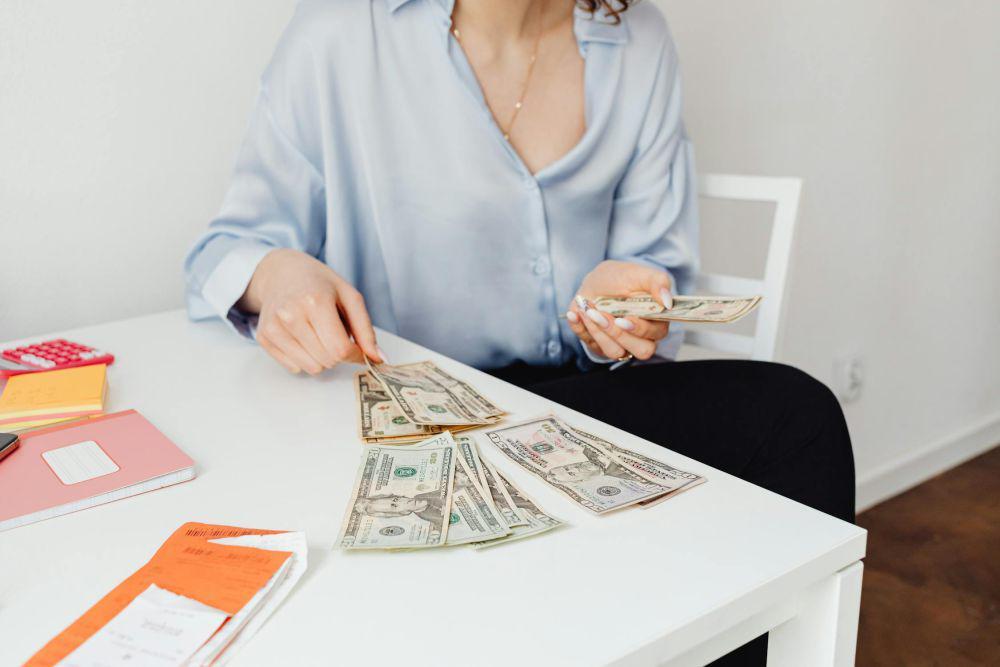 4 Tips Mengatur Gaji Fluktuatif bagi Freelancer, Keuangan Tetap Aman!