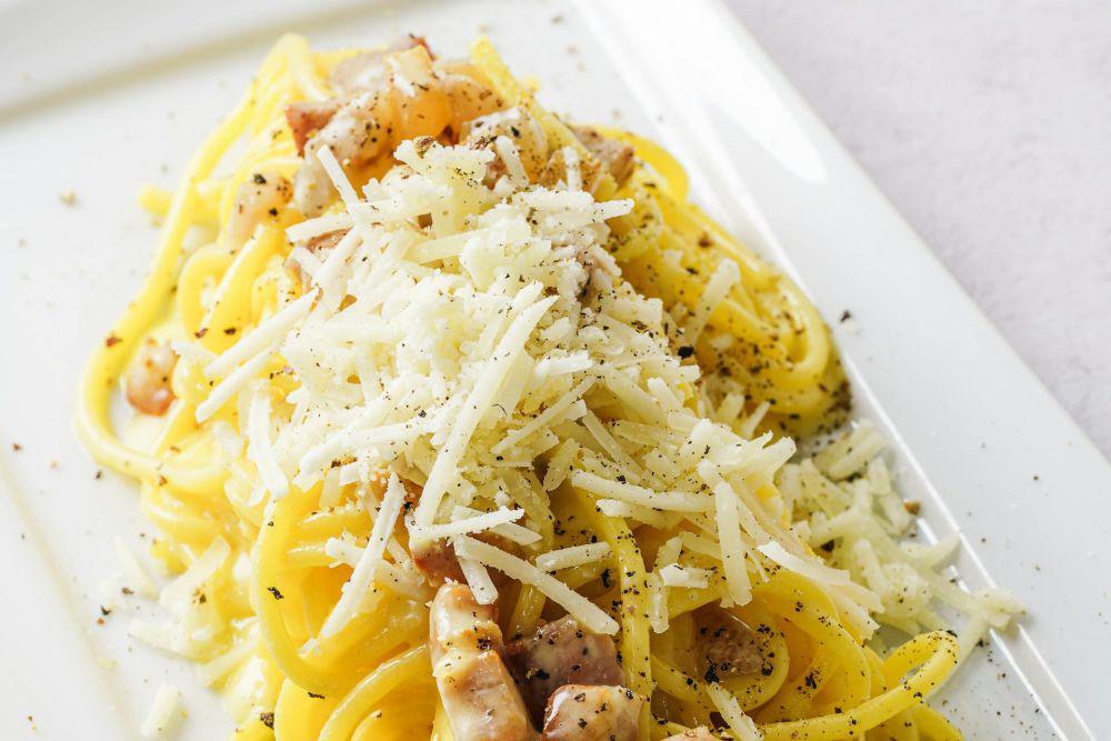 Resep Spaghetti Kornet Keju untuk Makan Malam, Nikmat Abis!