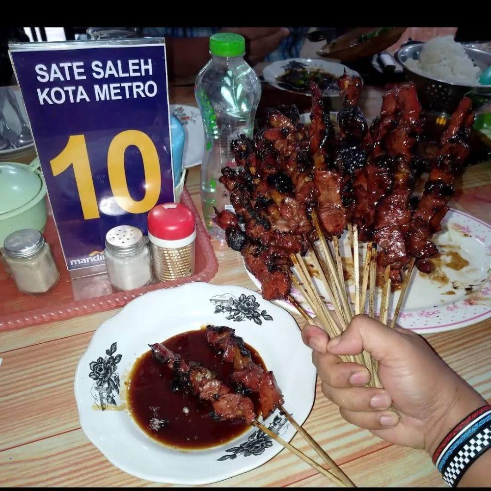 Sate Saleh, Kuliner Legendaris Kota Metro Sejak 1968
