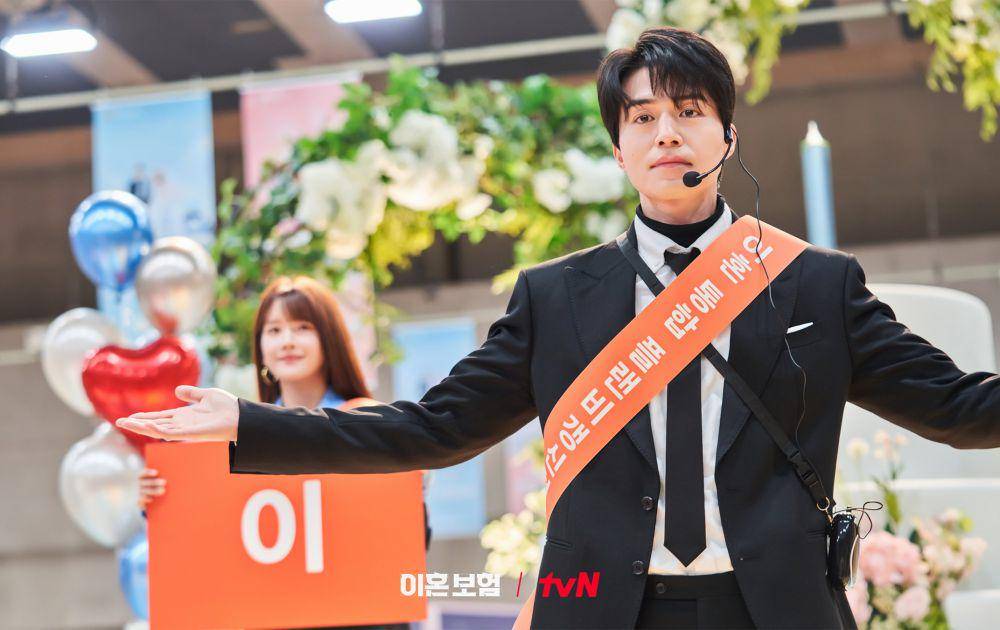 Cuplikan drama Korea The Divorce Insurance (dok. tvN/The Divorce Insurance)