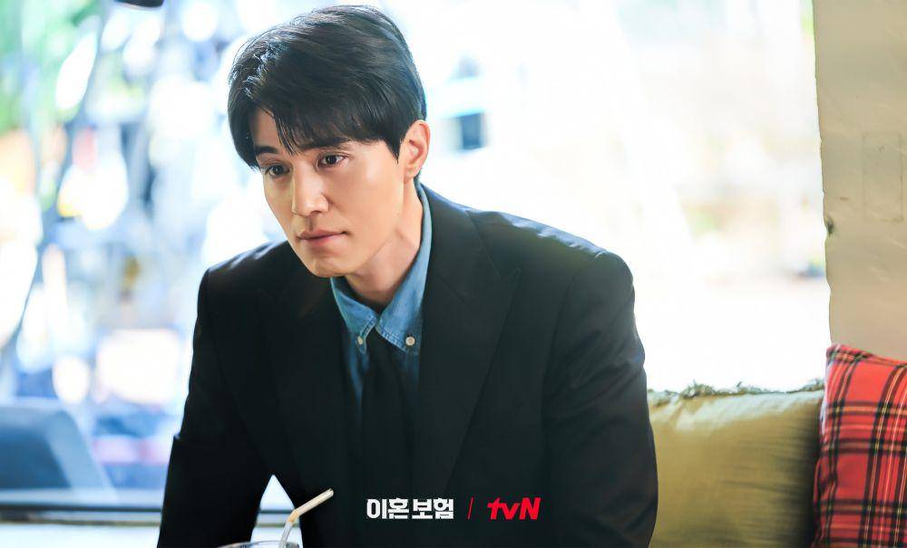 Cuplikan drama Korea The Divorce Insurance (dok. tvN/The Divorce Insurance)