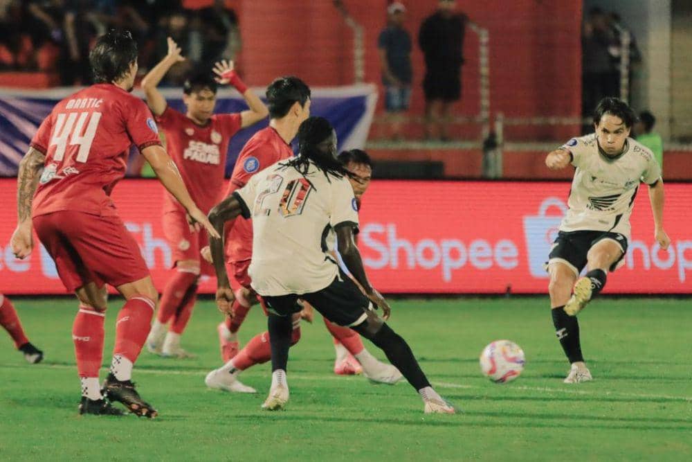 Salah satu momen pertandingan pekan ke-11 BRI Liga 1 2024/2025 antara Semen Padang versus PSM Makassar yang berlangsung di Stadion H. Agus Salim Padang, 21 November 2024. (Instagram.com/psm_makassar)
