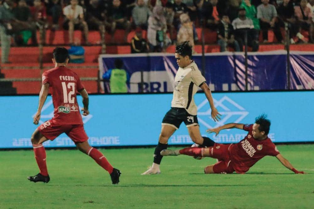 Salah satu momen pertandingan pekan ke-11 BRI Liga 1 2024/2025 antara Semen Padang versus PSM Makassar yang berlangsung di Stadion H. Agus Salim Padang, 21 November 2024. (Instagram.com/psm_makassar)