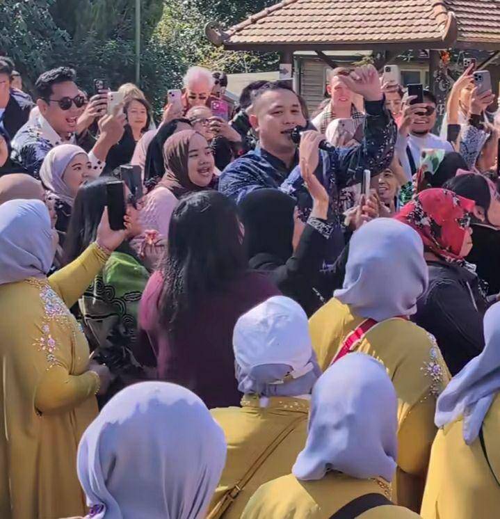 potret Gilang Dirga pada acara halalbihalal di London (instagram.com/gilangdirga)