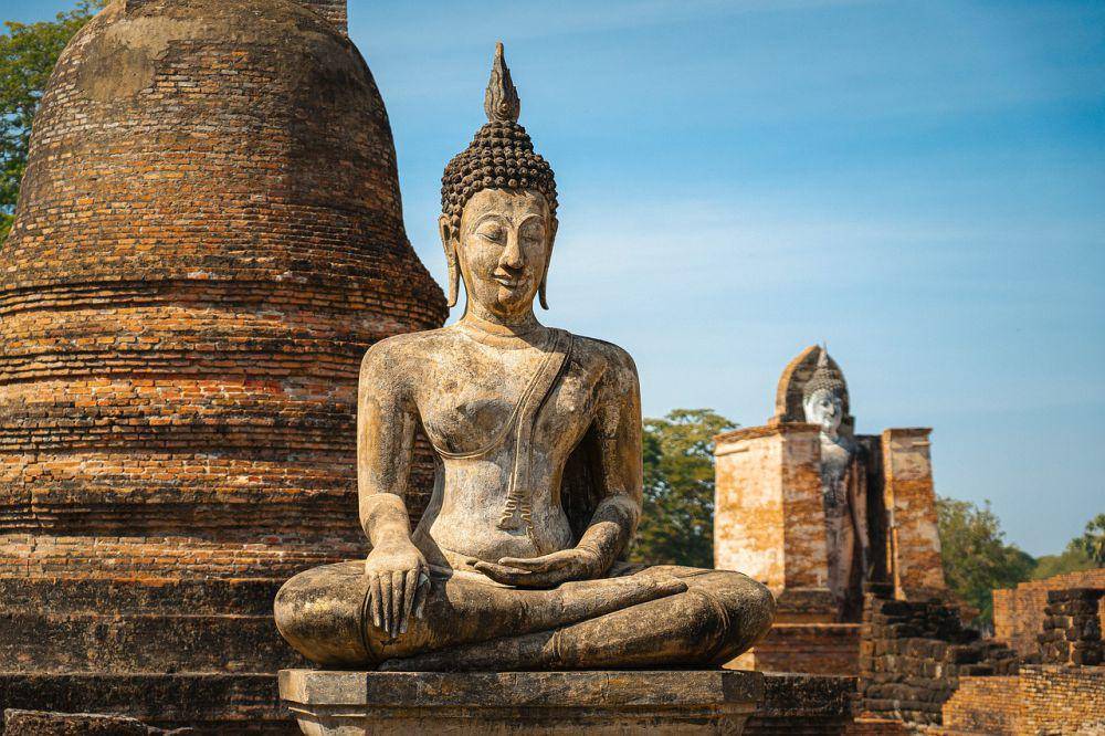ilustrasi patung Buddha di Thailand (pixabay.com/qimono)