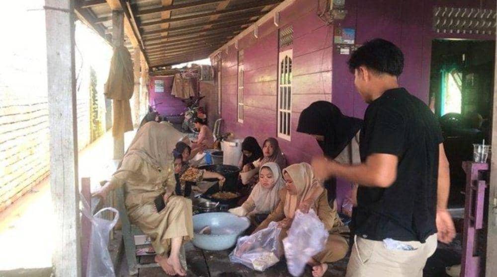 Kondisi dapur umum di Tungkal Jaya. (Dok. Camat)
