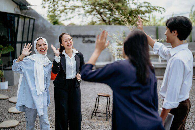 Ilustrasi mengundang tetangga saat ada acara (freepik.com/EyeEm)