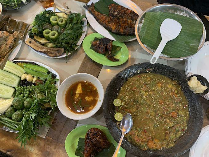 Nikmatnya Sambal Seruit Buk Isah di Bandar Lampung, Sambal Melimpah