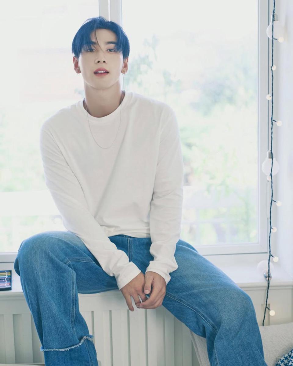Baekho (instagram.com/this_is_baekho)