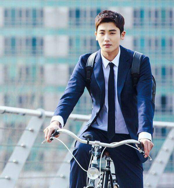Park Hyung Sik dalam drama Suits (dok. KBS/Suits)