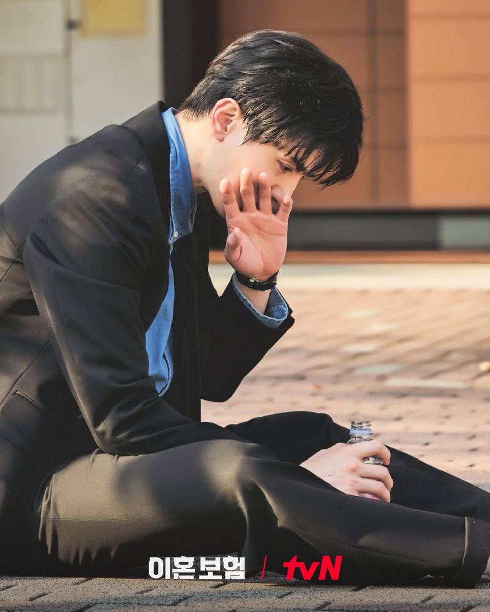 still cut drama Korea The Divorce Insurance (instagram.com/tvn_drama)