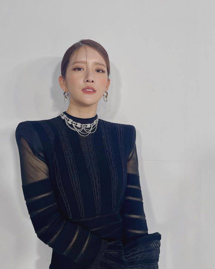 inspirasi makeup Exy WJSN (instagram.com/exy_s2)