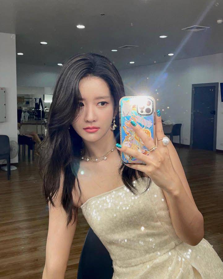 inspirasi makeup Exy WJSN (instagram.com/exy_s2)