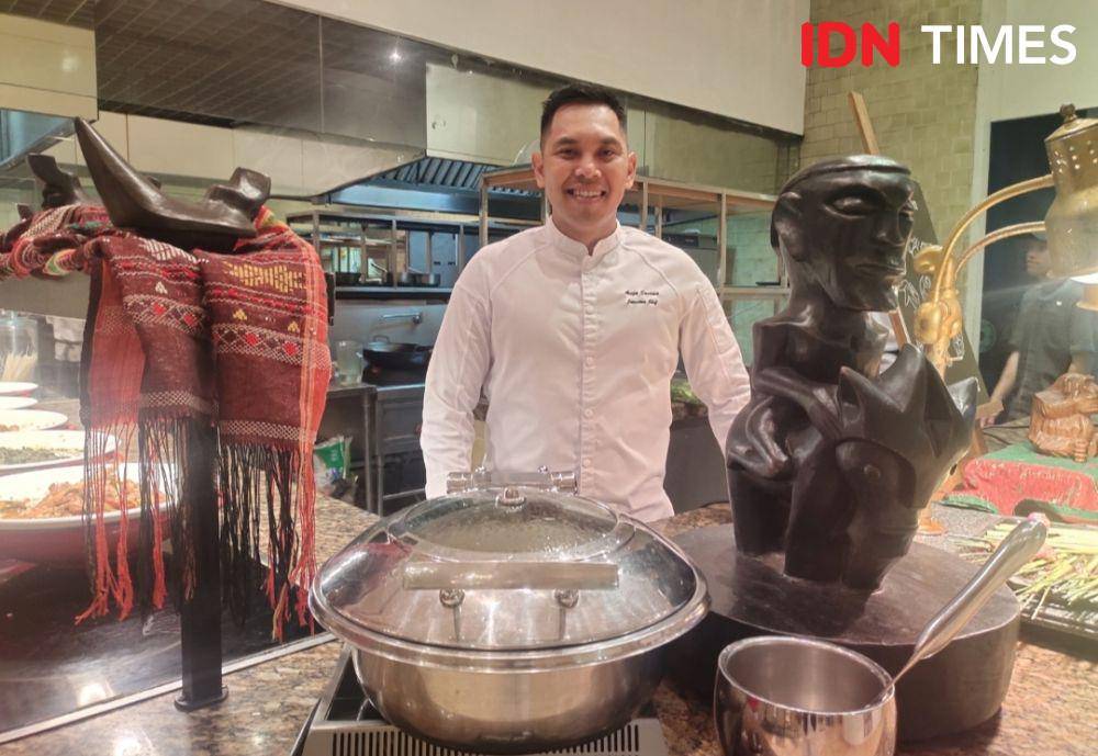 Areza Santosa sebagai Executive Chef di Marriott Cafe Hotel JW Marriott Medan (IDN Times/Indah Permata Sari)