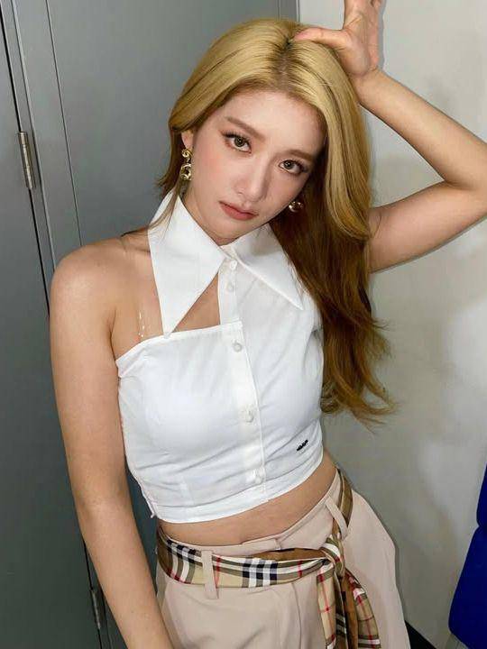 inspirasi makeup Exy WJSN (instagram.com/exy_s2)