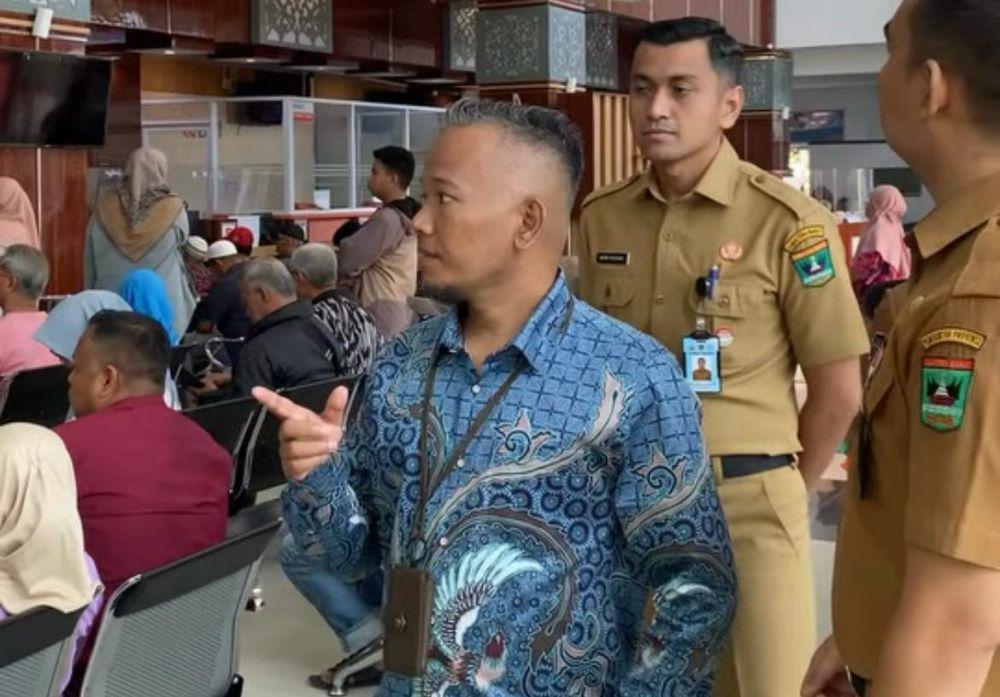 Hari Pertama Kerja, Ombudsman Sumbar Temukan Pungli di Samsat Padang