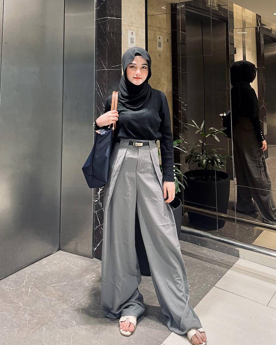 potret ide OOTD kasual elegan ala Nova Amalia (instagram.com/nopaamlia)