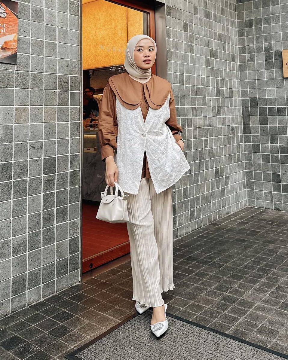 potret ide OOTD hijab serba blouse ala Diana Latifah (instagram.com/dianalatifah)
