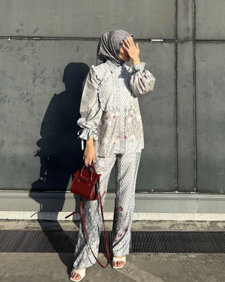potret ide OOTD hijab serba blouse ala Diana Latifah (instagram.com/dianalatifah)