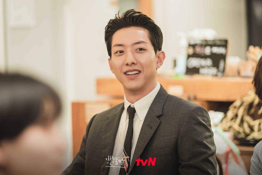Lee Jung Shin dalam drama Shooting Stars (dok. tvN/Shooting Stars)