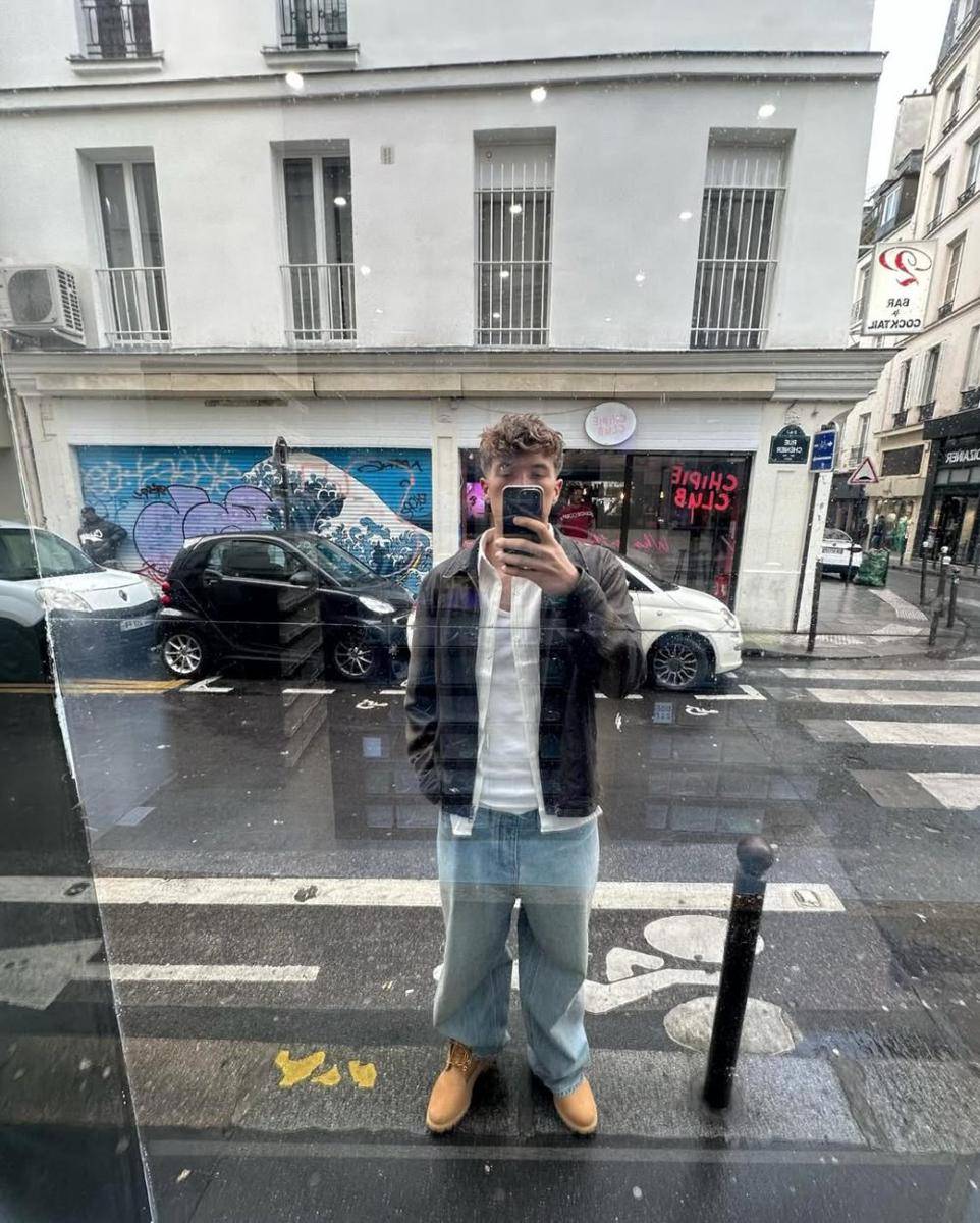Gaya OOTD Ole Romeny (instagram.com/oleromeny)