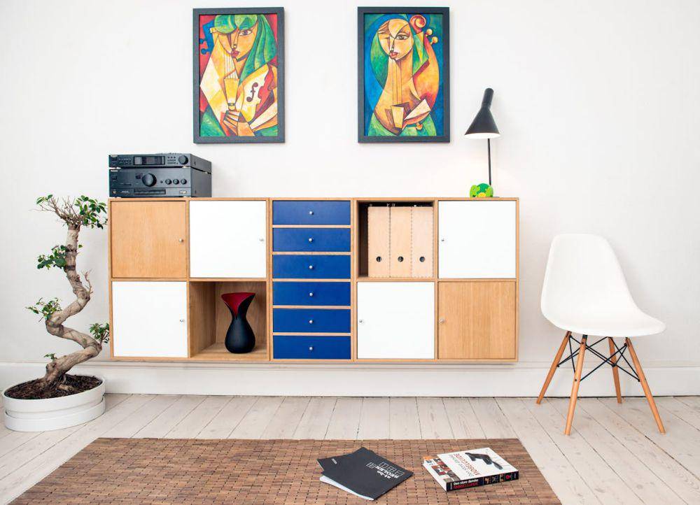 ilustrasi rak di kamar (pexels.com/ATBO)