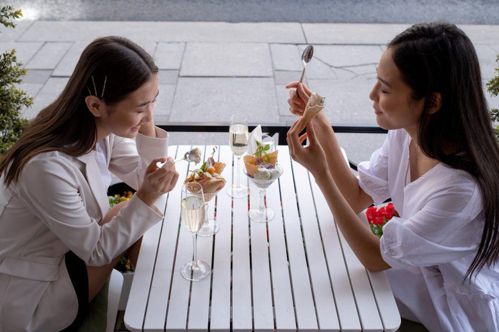 5 Alasan Ingin Ngemil yang Manis Setelah Selesai Makan, Harus Gimana?