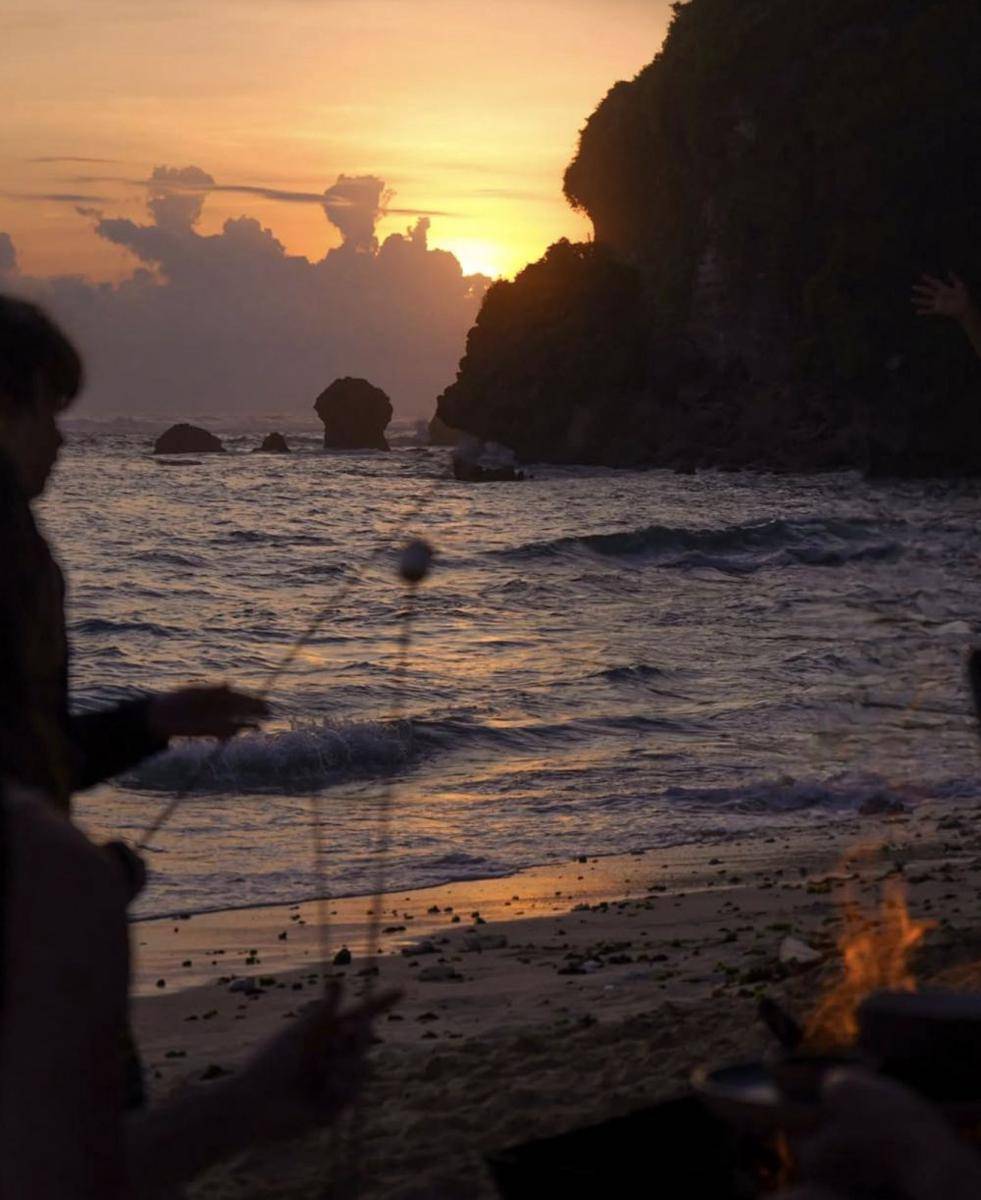 Sundays Beach Club Bali (https://www.instagram.com/sundaysbeachclub/)