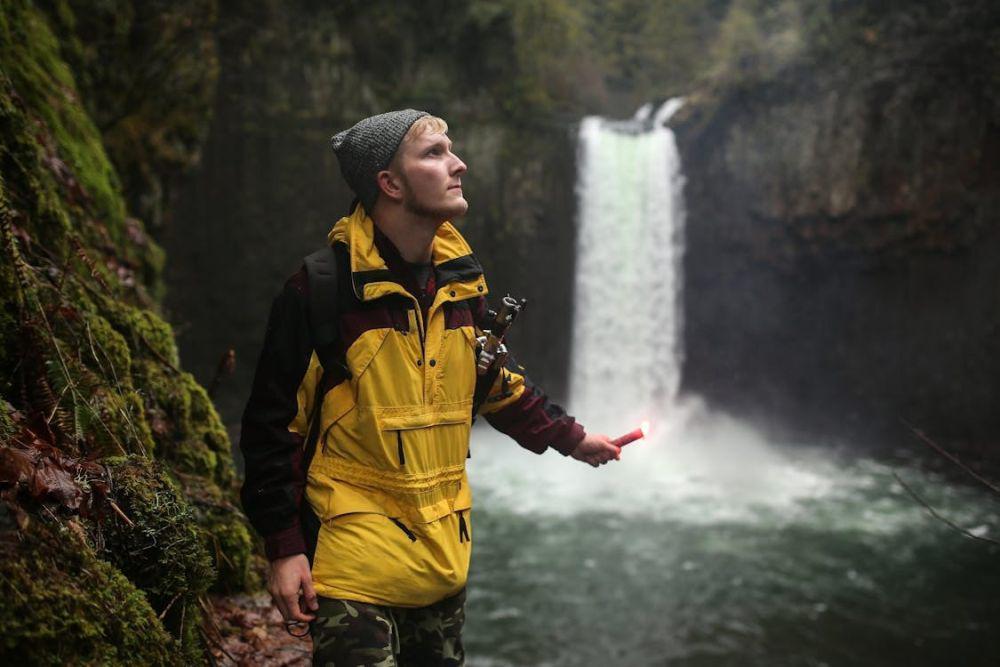 7 Tips Trekking ke Curug biar Aman