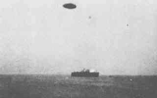 foto UFO di Cilamaya 1975 (commons.wikimedia.org /Ir. Tony Hartono)