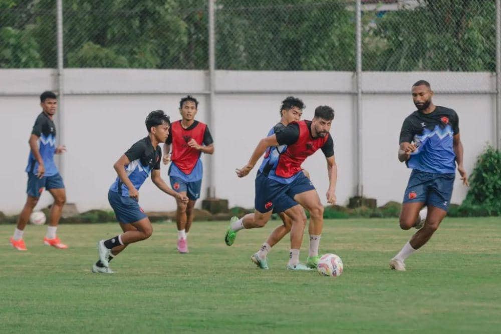 Suasana latihan rutin para pemain PSM Makassar di Stadion Kalegowa Pallangga pada Selasa 8 April 2025. (Instagram.com/psm_makassar)