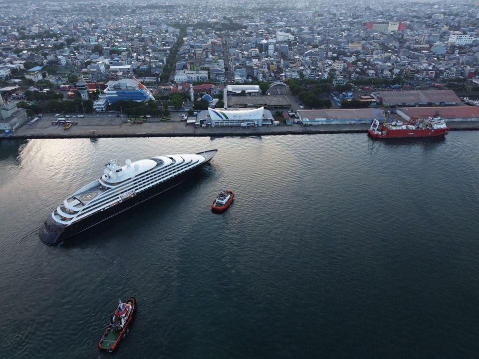 [FOTO] Kapal Pesiar Scenic Eclipse II Sandar di Makassar
