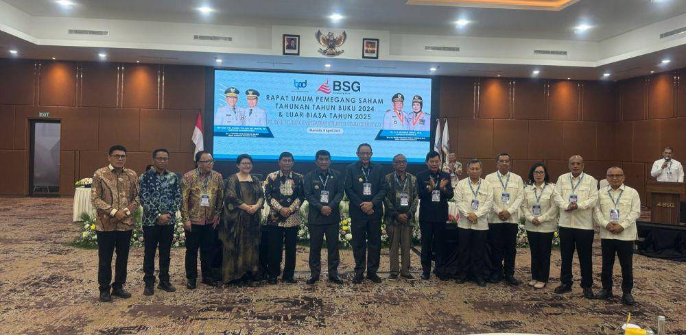 Jajaran Dewan Komisaris dan Direksi Bank SulutGo usai RUPS LB BSG 2025 di Kantor Pusat BSG, Kota Manado, Rabu (9/4/2025). Dok. Corsec BSG