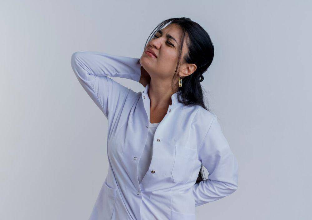 potret sakit leher (freepik.com/stockking)