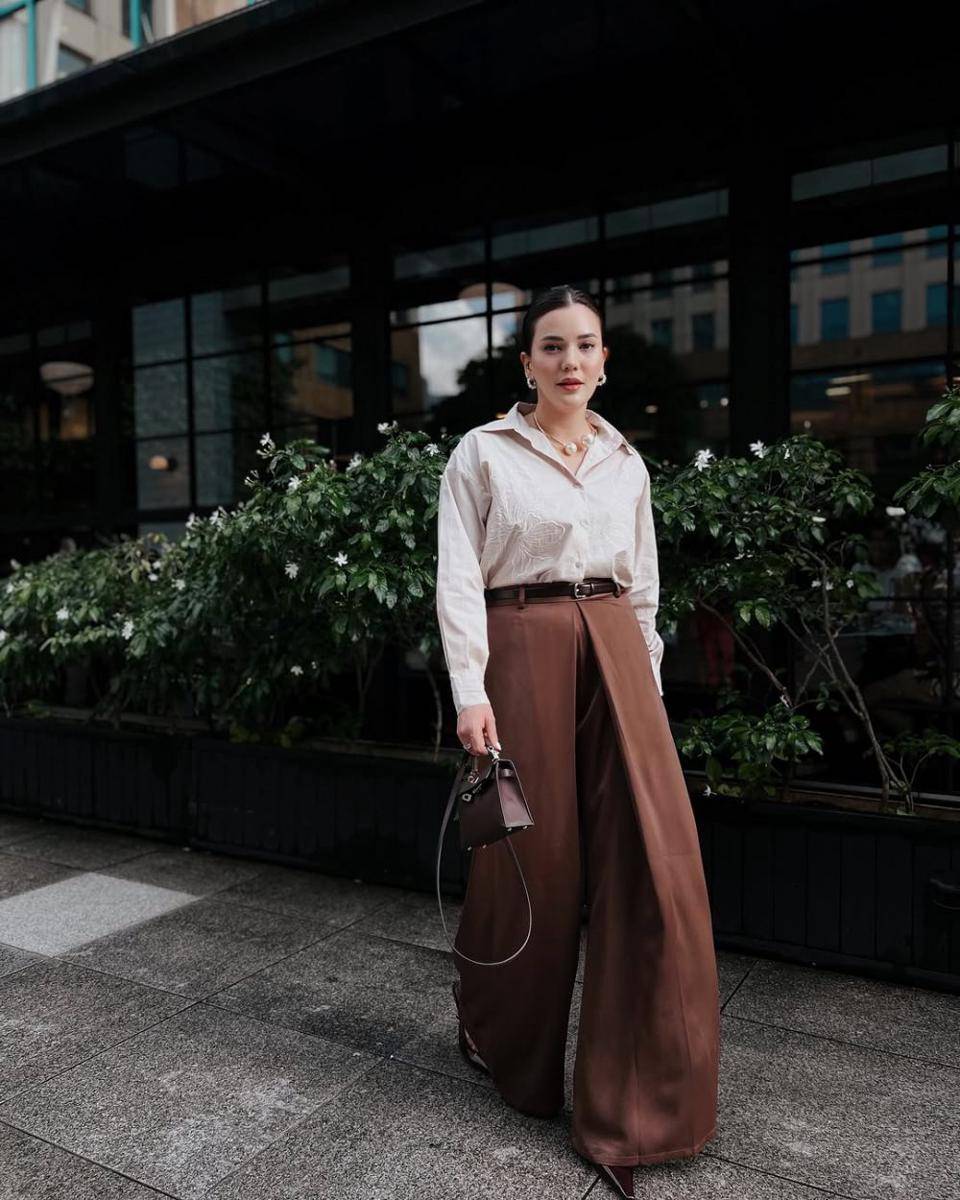 inspirasi office look ala Alice Norin (instagram.com/alicenorin)