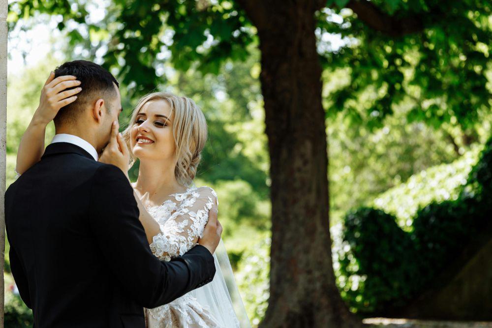 5 Tips Biar Gak Kesal Saat Ditanya Kapan Nikah