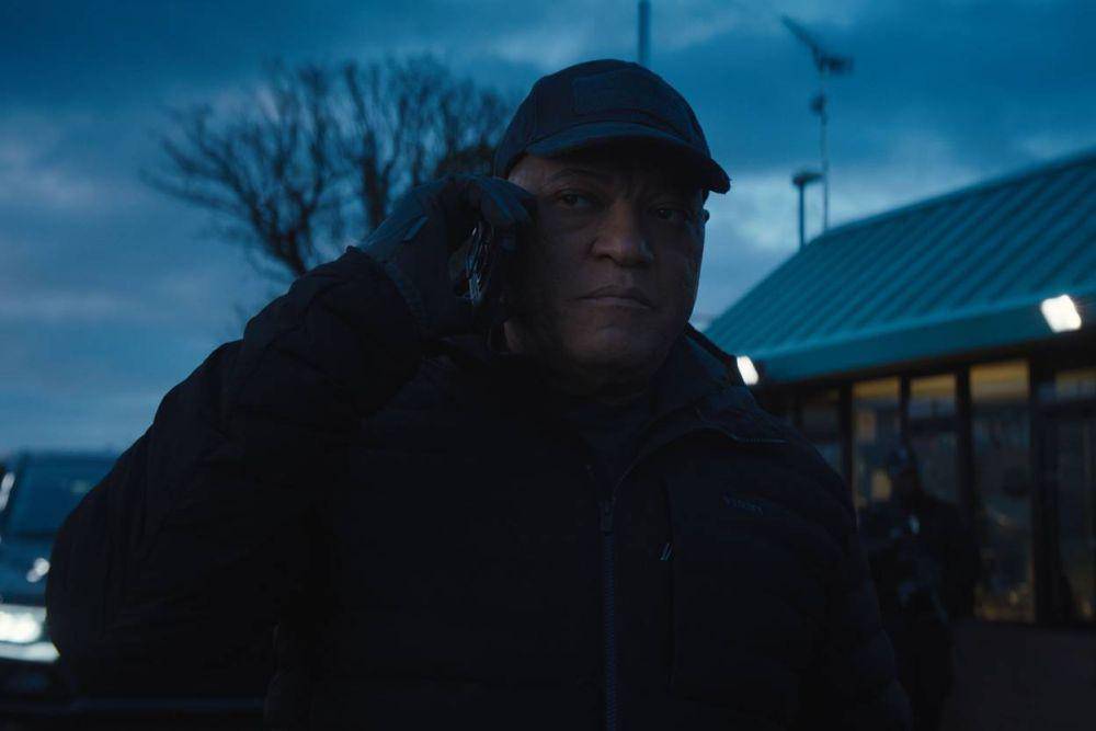 Laurence Fishburne dalam The Amateur (dok. 20th Century Studios/The Amateur)