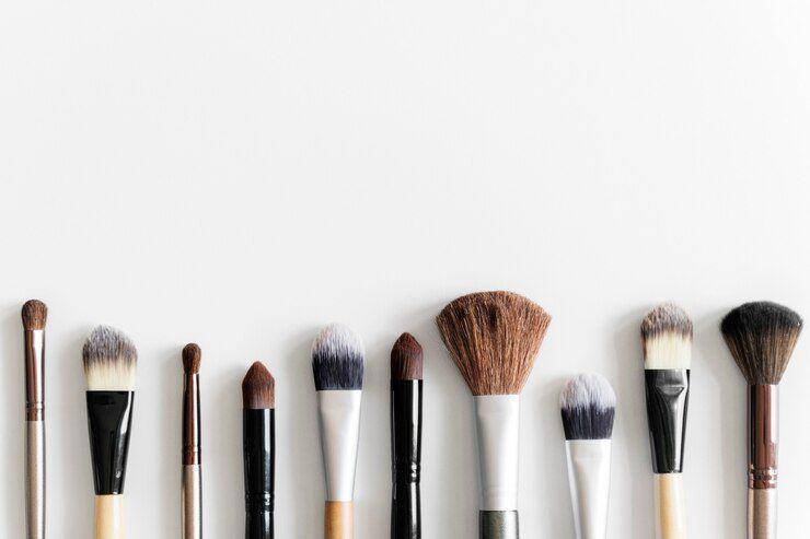 Ilustrasi kuas makeup (freepik.com/rawpixel.com)