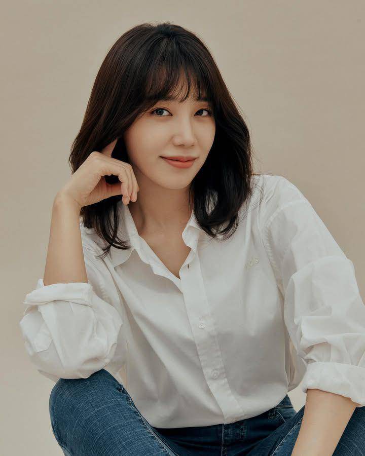 inspirasi makeup Jung Eun Ji (instagram.com/ARTIST_EUNJI)
