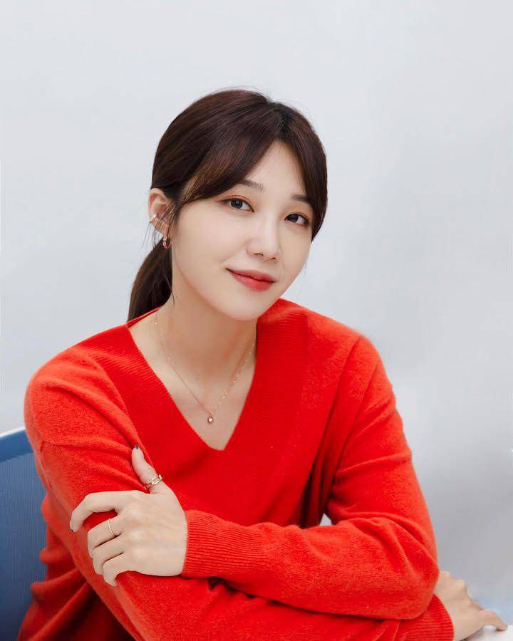 inspirasi makeup Jung Eun Ji (instagram.com/ARTIST_EUNJI)